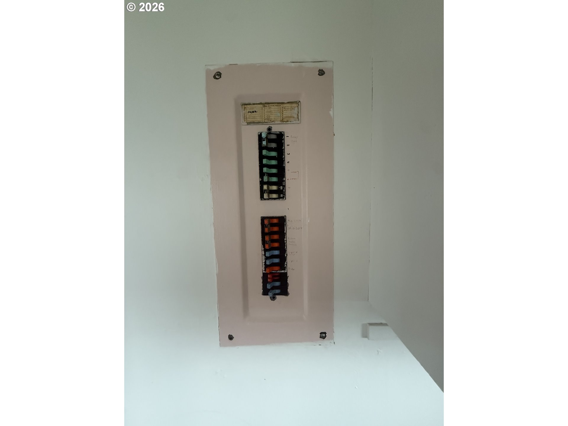 805 Southeast 6th Street Pendleton, OR 97801 - Photo 12 of 32 a view of an empty room