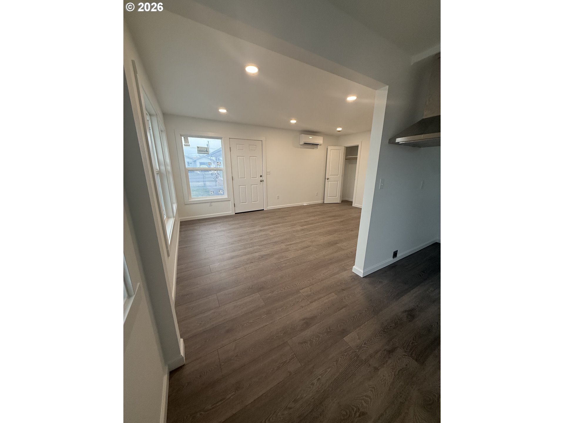 805 Southeast 6th Street Pendleton, OR 97801 - Photo 21 of 32 a view of a hallway