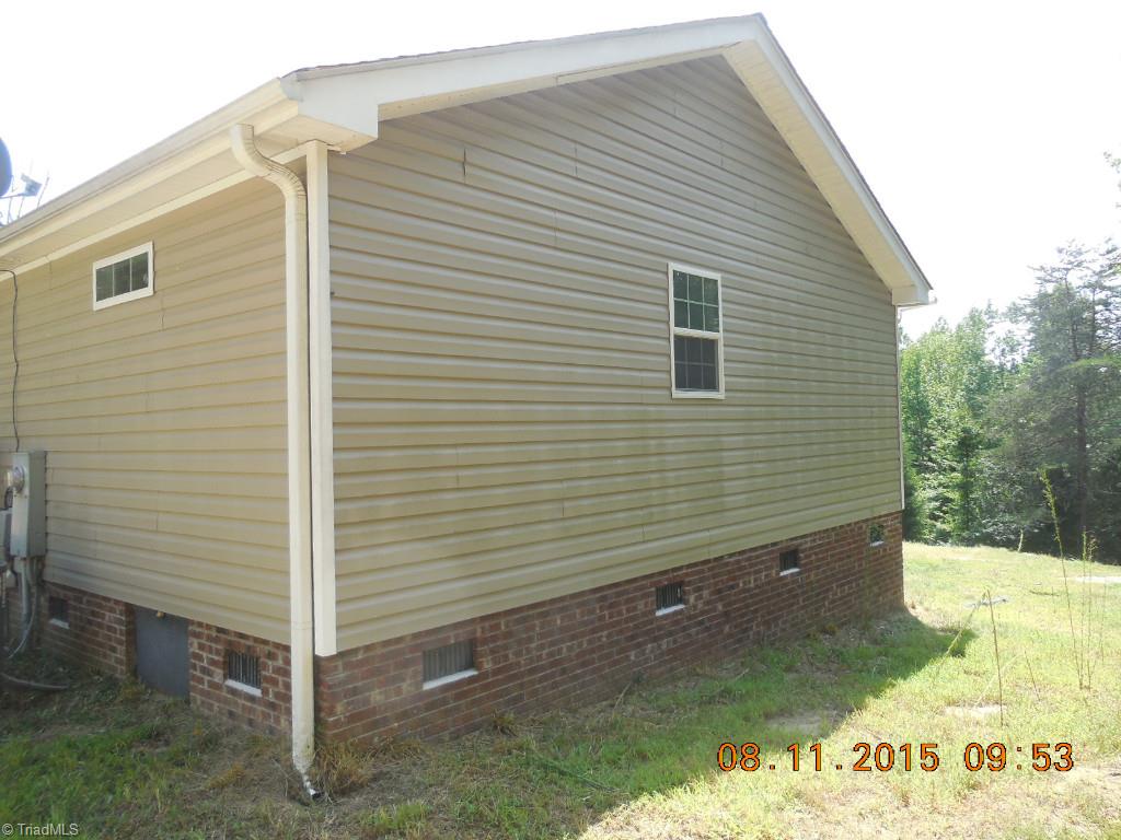 411 Myers Road Thomasville, NC 27360 - Photo 3 of 15 Gallery Image 3