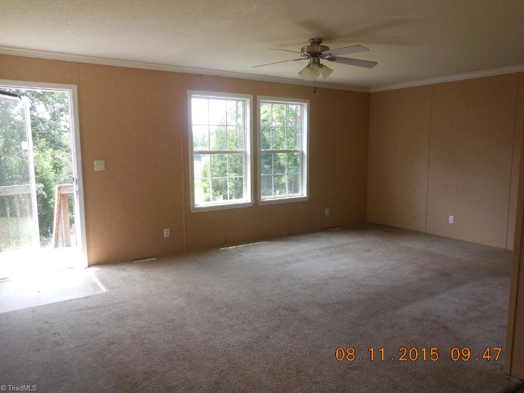 411 Myers Road Thomasville, NC 27360 - Photo 4 of 15 Gallery Image 4