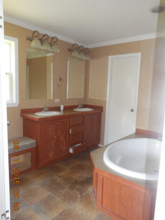 411 Myers Road Thomasville, NC 27360 - Photo 10 of 15 Gallery Image 10
