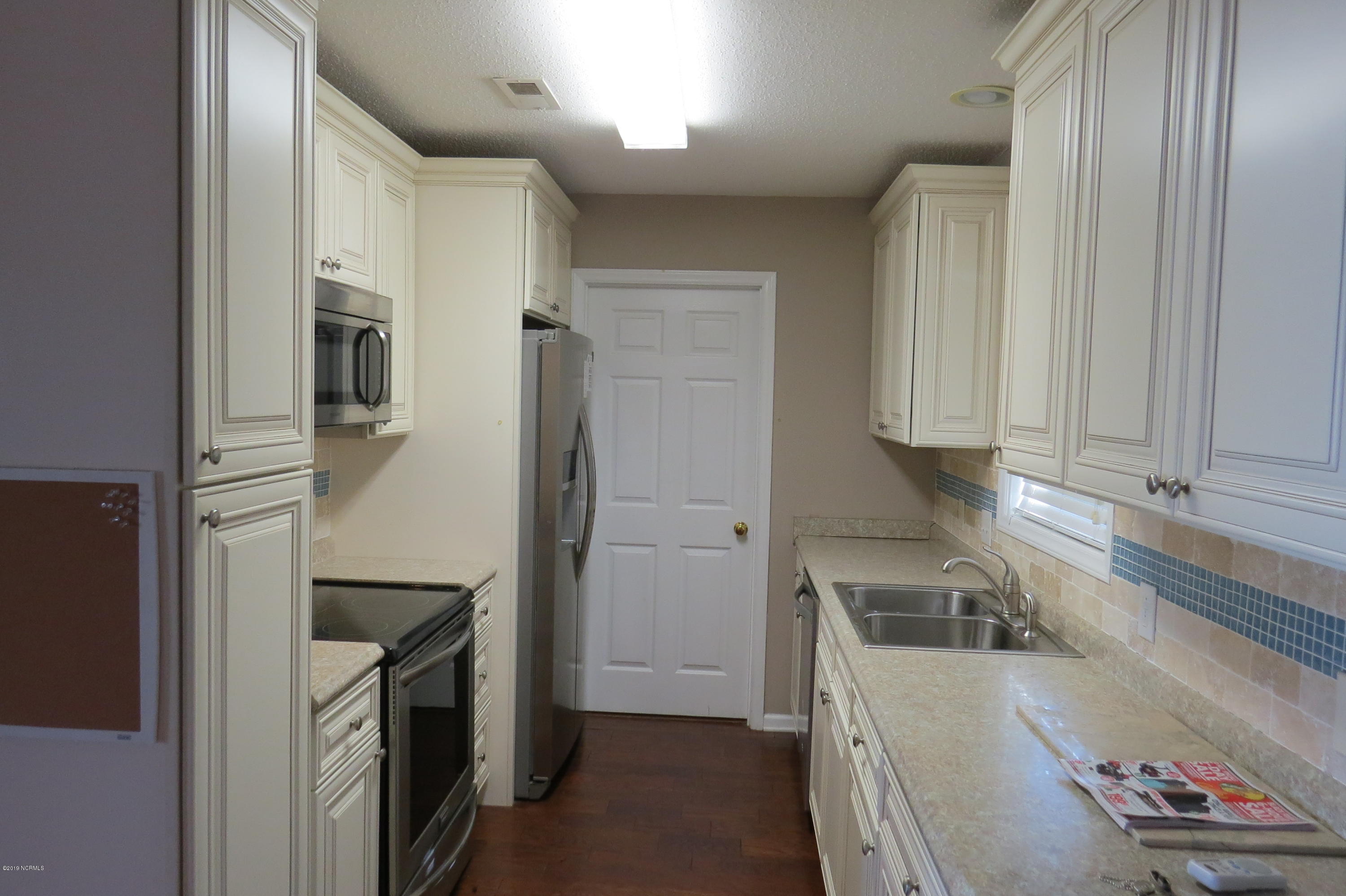 4357 Ritz Circle Shallotte, NC 28470 - Photo 4 of 22 Kitchen