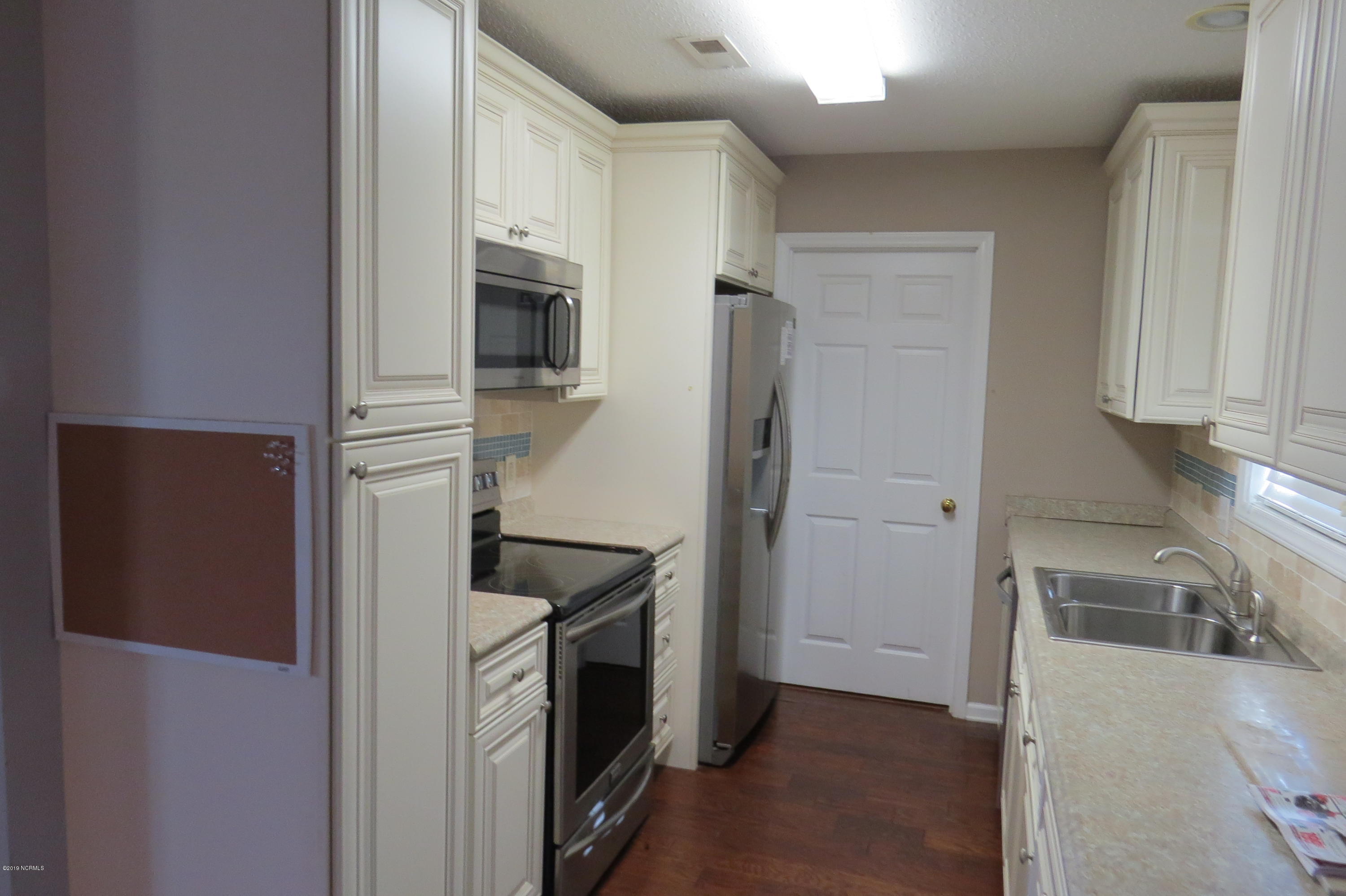 4357 Ritz Circle Shallotte, NC 28470 - Photo 7 of 22 Kitchen