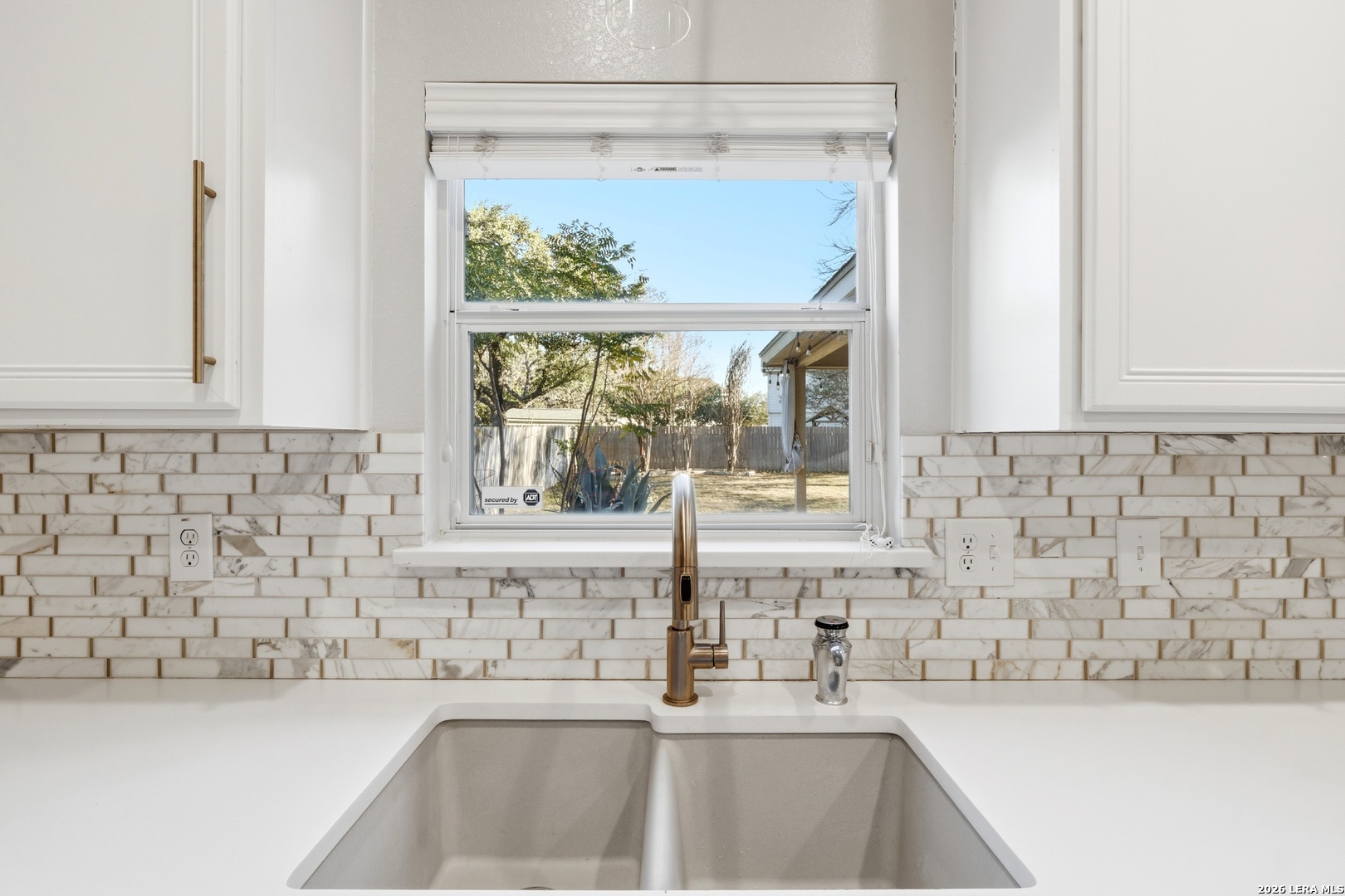 8626 Auberry Path Helotes, TX 78023 - Photo 16 of 37