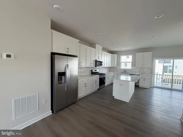 $3,500 | 39 East Front Street, Bridgeport, PA 19405