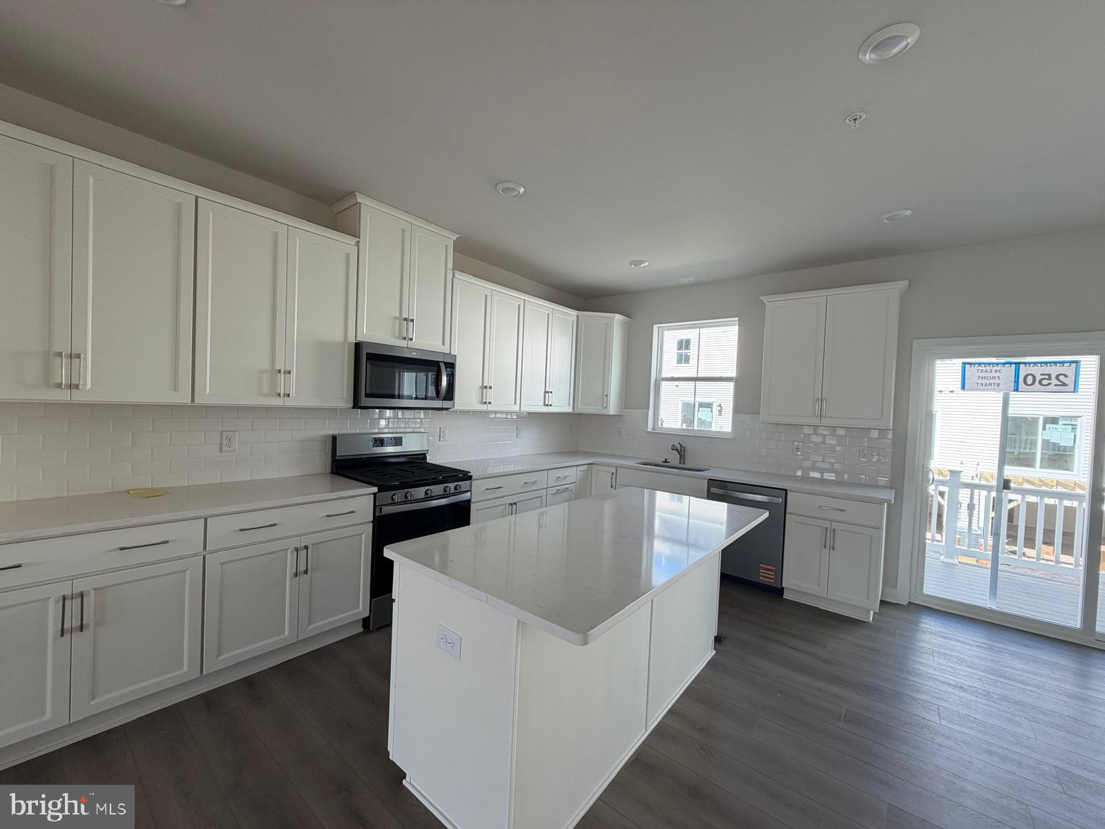 39 East Front Street Bridgeport, PA 19405 - Photo 16 of 52