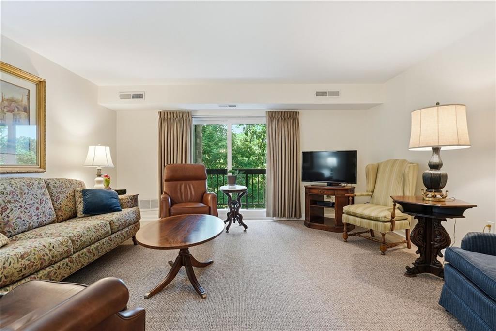 1500 Cochran Road, Unit 901 Pittsburgh, PA 15243 - Photo 10 of 45