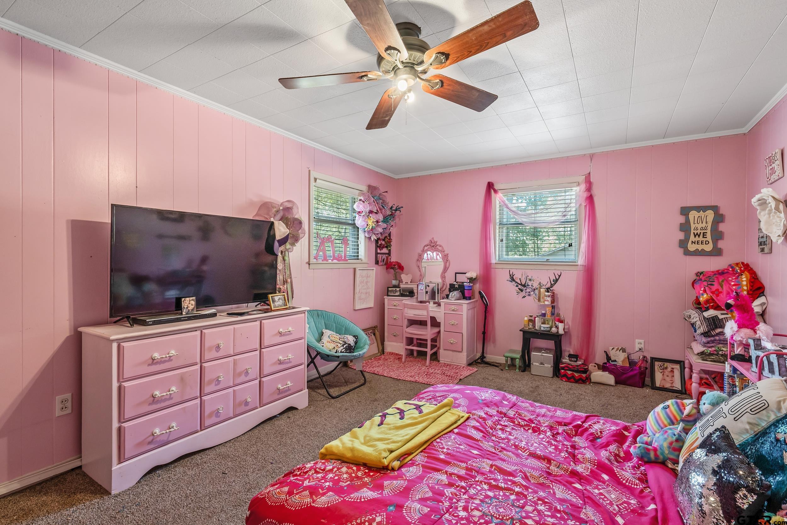 271 Nottingham Rusk, TX 75785 - Photo 15 of 23 a living room with furniture and a flat screen tv