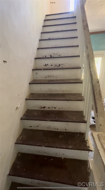 10618 Rives Avenue McKenney, VA 23872 - Photo 7 of 10 a view of entryway