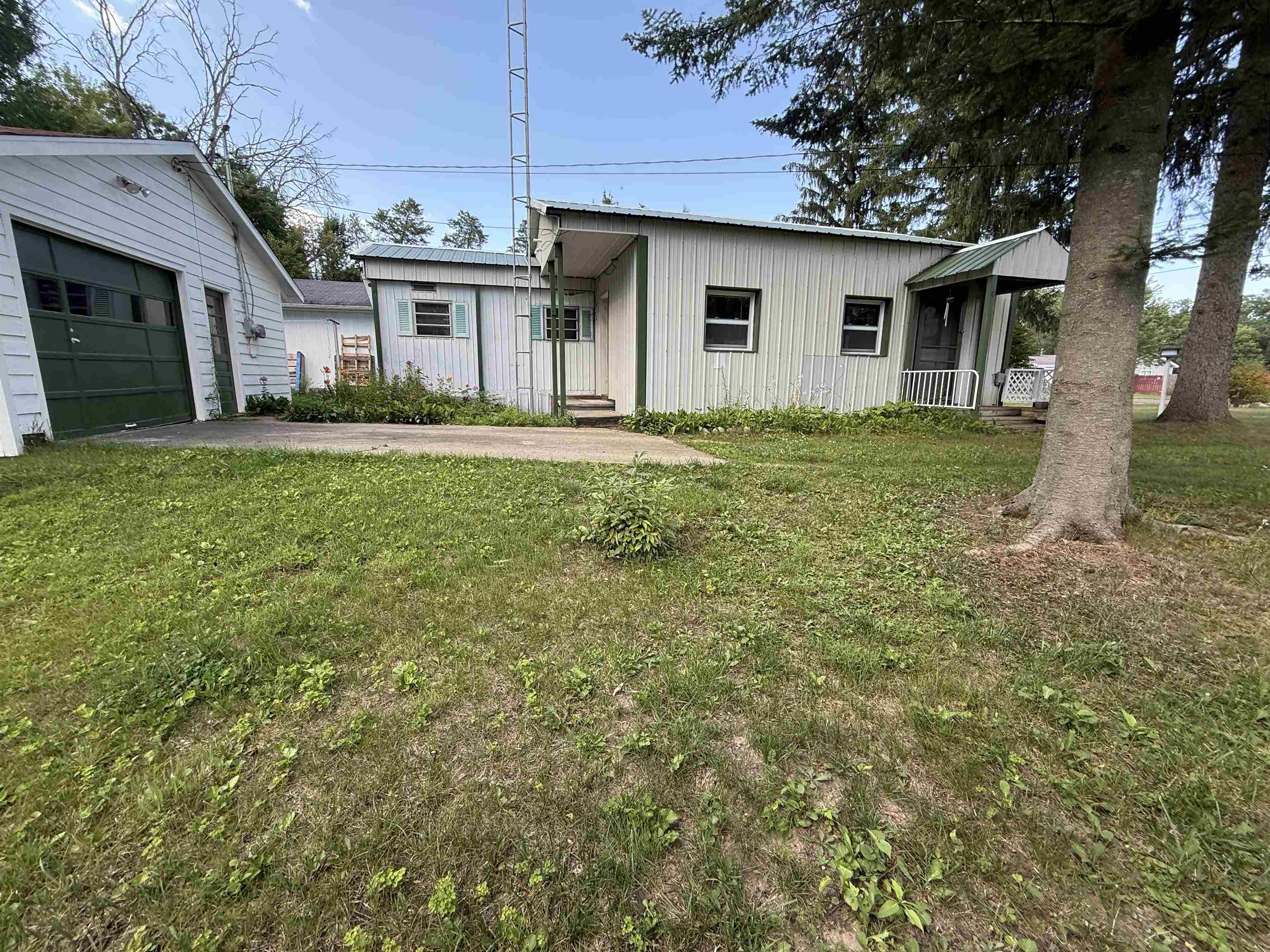 4465 Filter Road Harrison, MI 48625 - Photo 1 of 35 1928685-b4c11c49-2cd5-41cf-bbb7-09092c9de75a.JPG