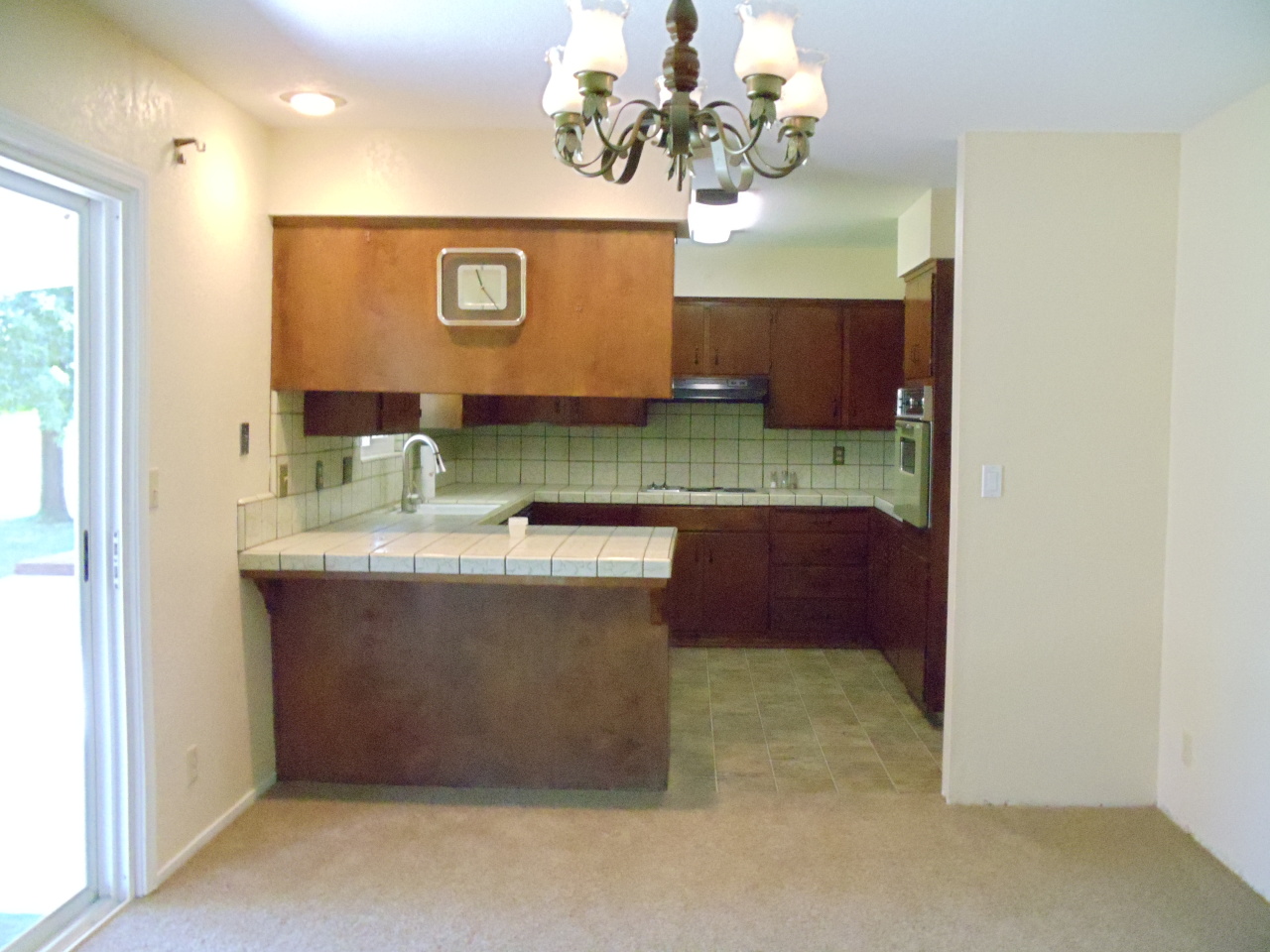 6609 Deschutes Road Anderson, CA 96007 - Photo 4 of 20 Kitchen/Diining Area