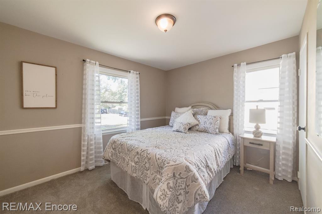 435 Rivard Boulevard Waterford, MI 48327 - Photo 17 of 37