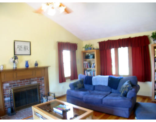 363 Maynard Road Sudbury, MA 01776 - Photo 4 of 14