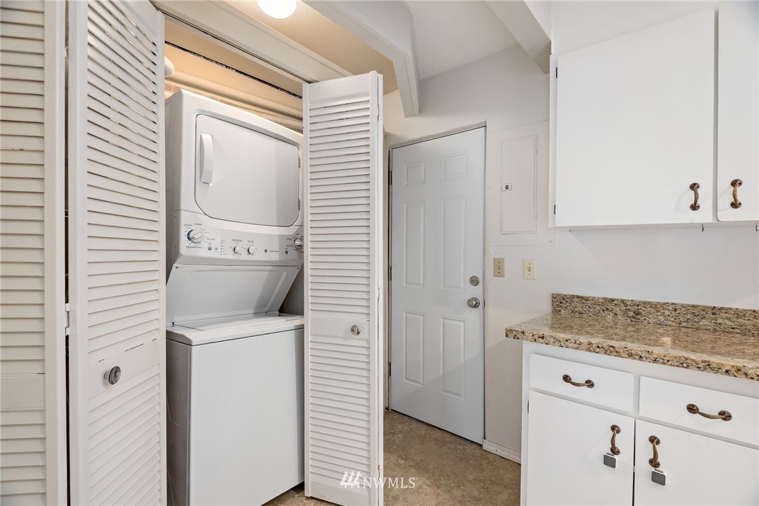 528 North 74th Street Seattle, WA 98103 - Photo 23 of 34 a view of washer and dryer