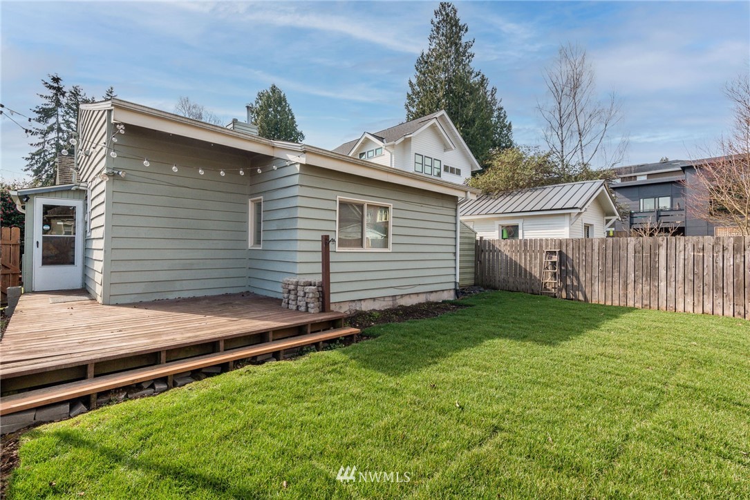 528 North 74th Street Seattle, WA 98103 - Photo 31 of 34 a view of a back yard of the house