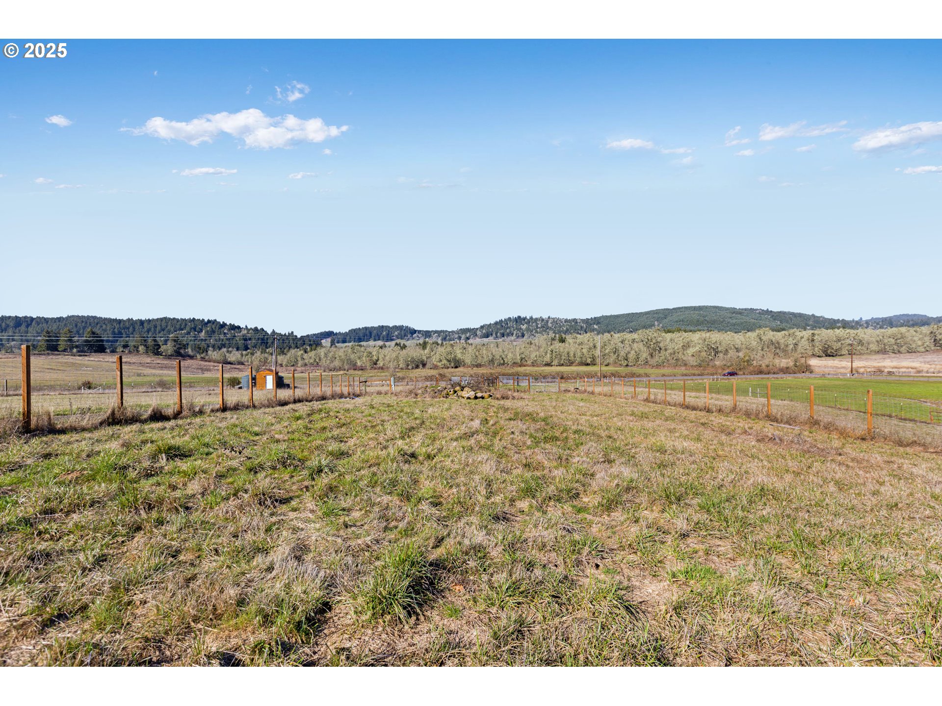 26600 Crow Road Eugene, OR 97402 - Photo 19 of 24 Gallery Image 19