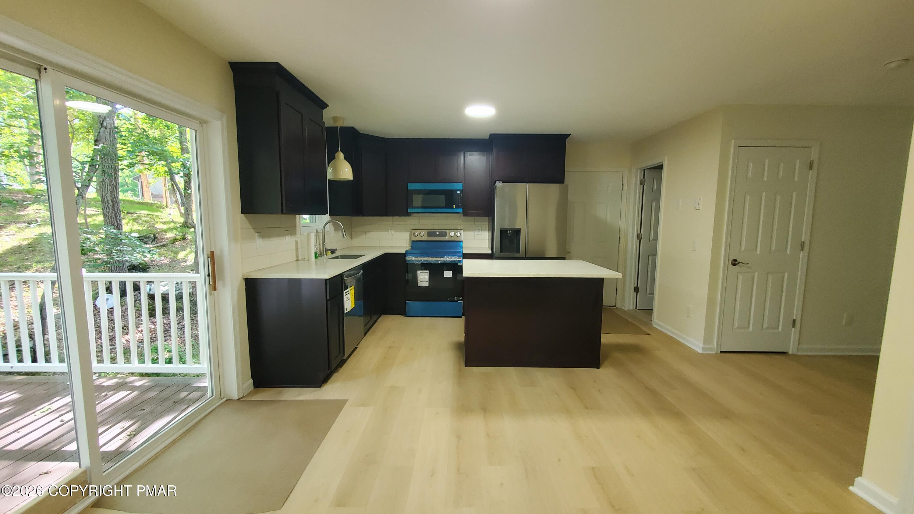 320 Canterbury Road Bushkill, PA 18324 - Photo 5 of 38 Kitchen v2