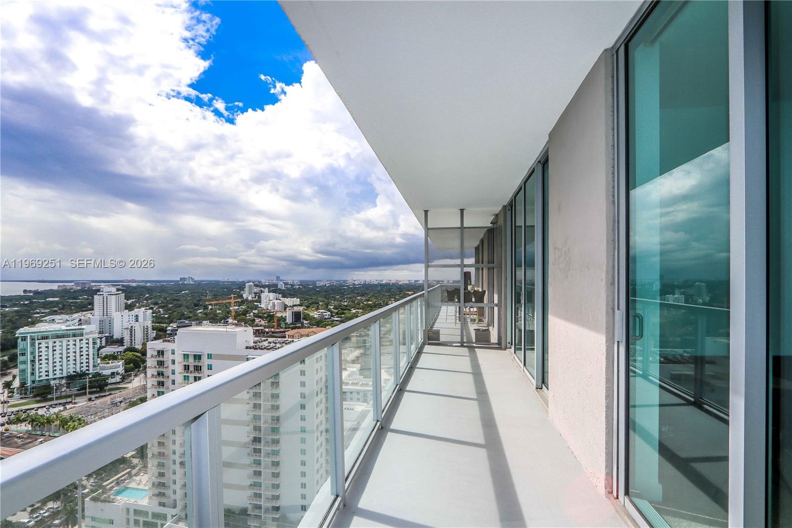 79 Southwest 12th Street, Unit 3002S Miami, FL 33130 - Photo 5 of 11