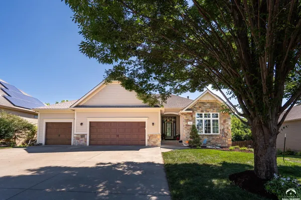 $879,900 | 1216 Waverly Drive, Lawrence, KS 66049