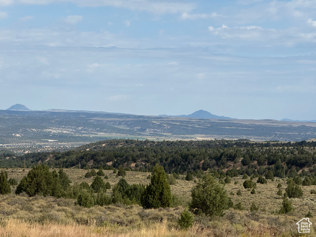 Crest Court Alton, UT 84710 - Photo 15 of 17 View of mountain background
