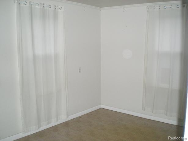 91 Muir Road Grosse Pointe, MI 48236 - Photo 17 of 22 Unit 2 Kitchen