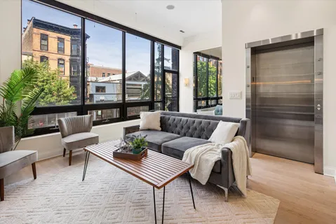 $675,000 | 1445 North Wells Street, Unit 2, Chicago, IL 60610