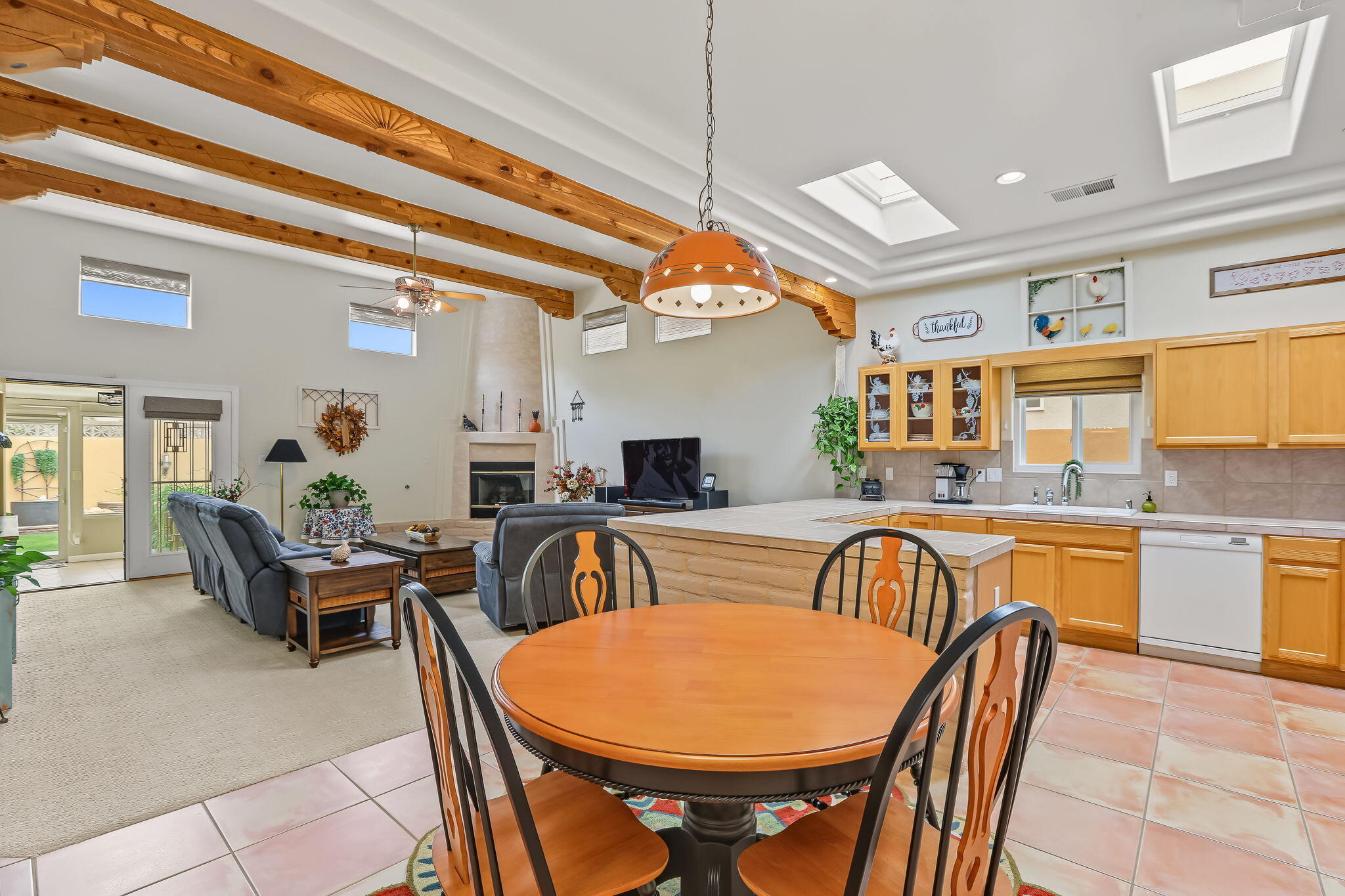10019 Irbid Road Northeast Albuquerque, NM 87122 - Photo 9 of 26 Gallery Image 9