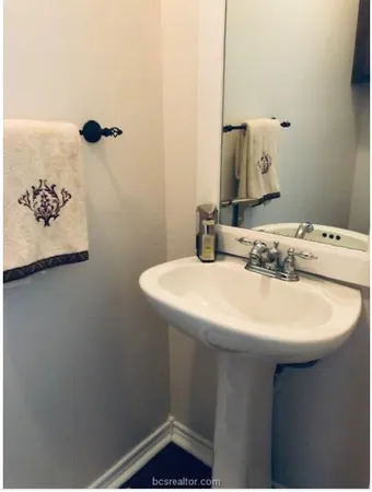 $2,100 | 1425 West Villa Maria Road, Unit 1001, Bryan, TX 77801