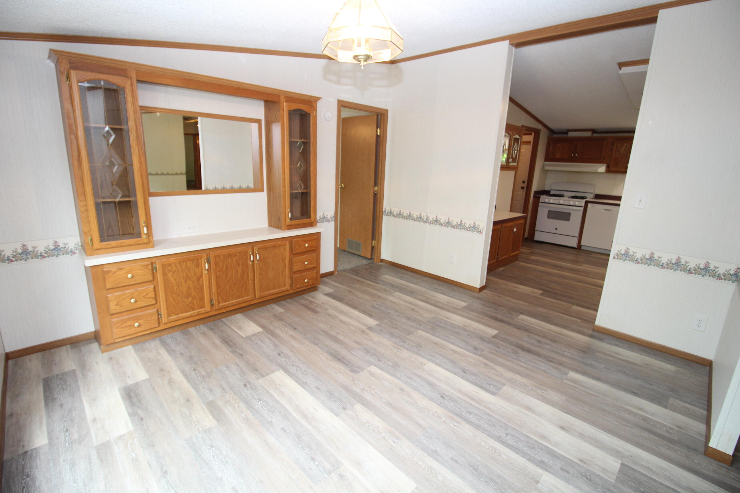 586 Jewett Hill Road Canton, ME 04221 - Photo 16 of 60 16. Dining Area