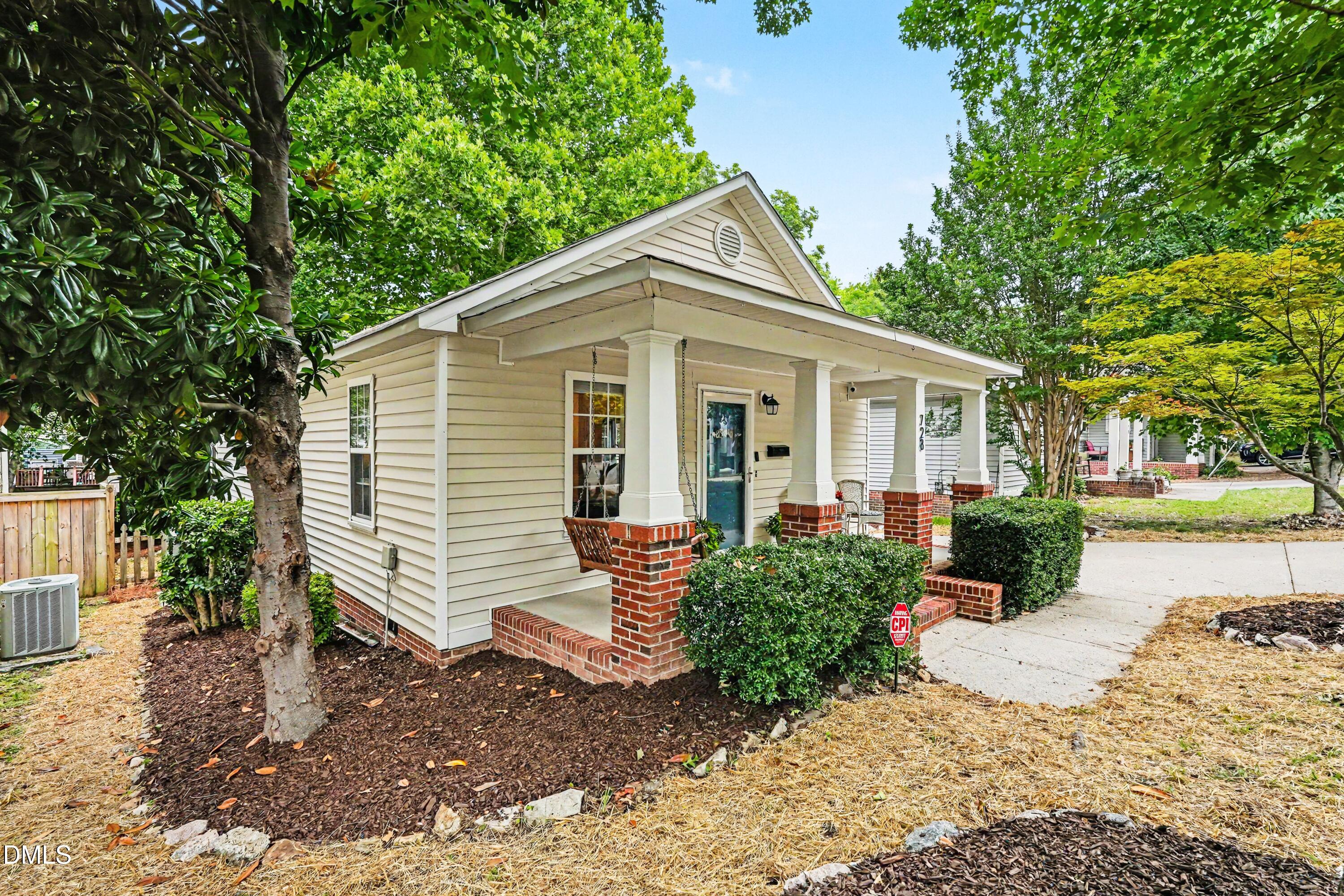 728 South Bloodworth Street Raleigh, NC 27601 - Photo 3 of 21 002_file_6086