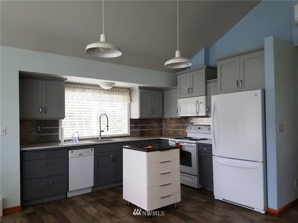 358 North Welcome Slough Road Cathlamet, WA 98612 - Photo 5 of 25 Gallery Image 5