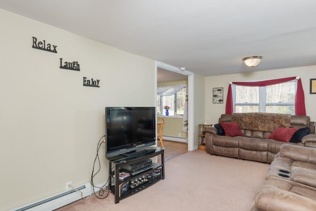 152 Yarmouth Road Gray, ME 04039 - Photo 11 of 35 Living Room