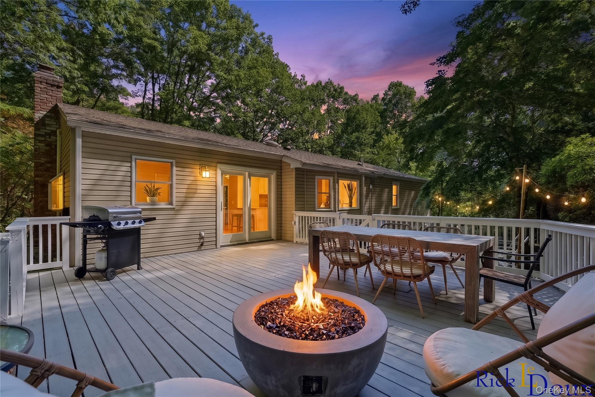 223 Old Post Road Port Jefferson, NY 11777 - Photo 28 of 30