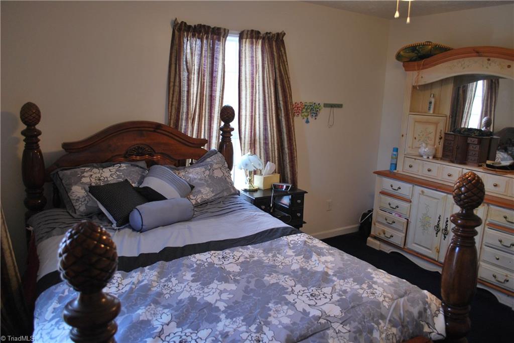 1227 Noah Road Graham, NC 27253 - Photo 18 of 25 Gallery Image 18