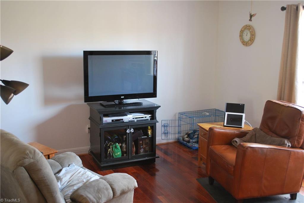 1227 Noah Road Graham, NC 27253 - Photo 6 of 25 Gallery Image 6