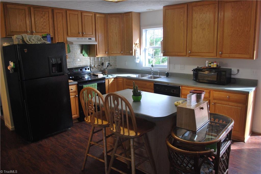 1227 Noah Road Graham, NC 27253 - Photo 8 of 25 Gallery Image 8