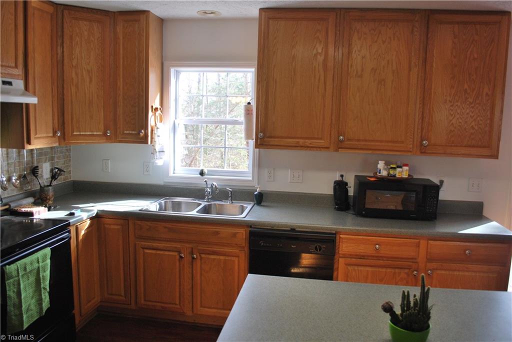 1227 Noah Road Graham, NC 27253 - Photo 9 of 25 Gallery Image 9