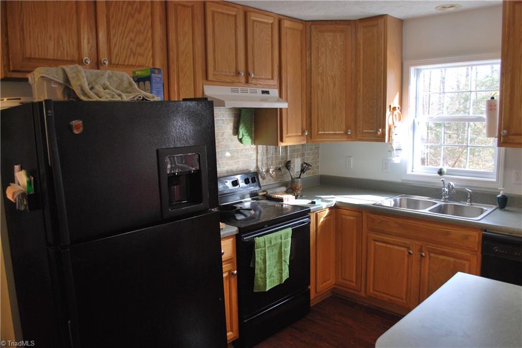 1227 Noah Road Graham, NC 27253 - Photo 10 of 25 Gallery Image 10