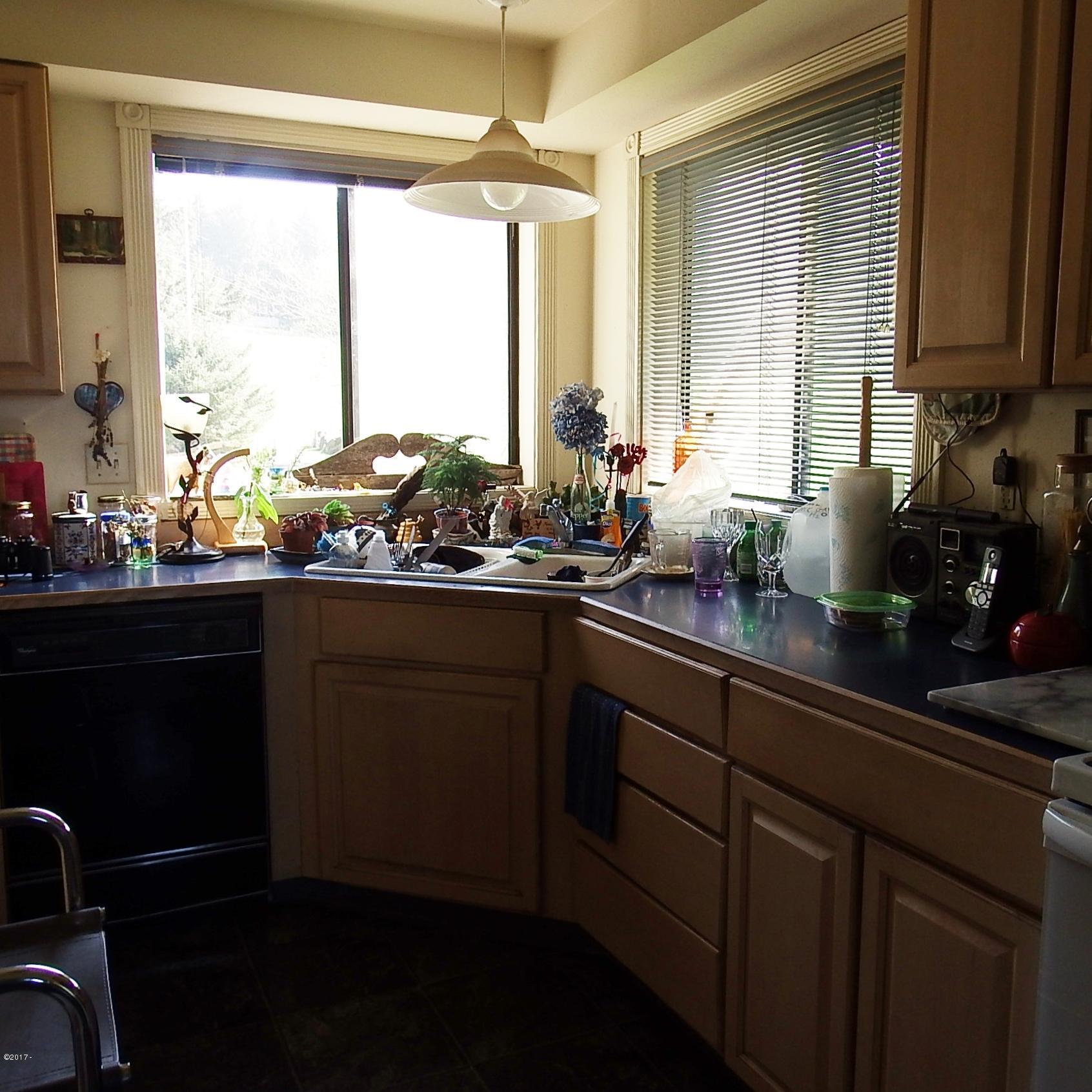 6205 Scherzinger Road Neskowin, OR 97149 - Photo 18 of 88 Kitchen