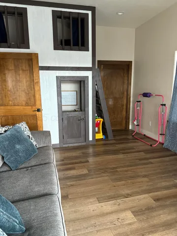 $427,500 | 8905 Fm 1258, Claude, TX 79019