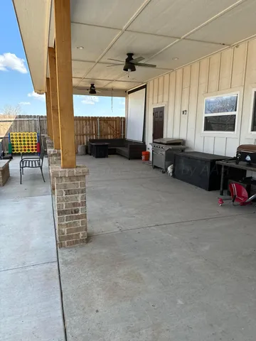 $427,500 | 8905 Fm 1258, Claude, TX 79019