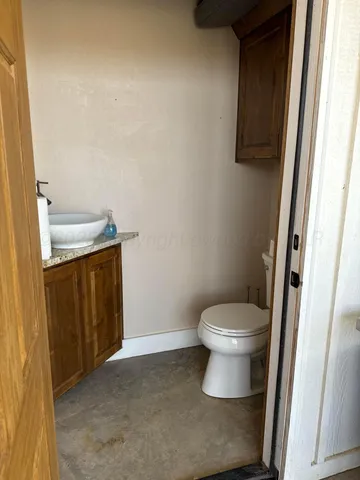 $427,500 | 8905 Fm 1258, Claude, TX 79019