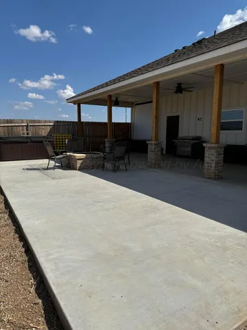 $427,500 | 8905 Fm 1258, Claude, TX 79019