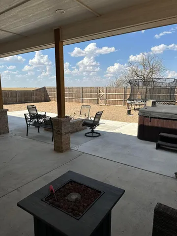 $427,500 | 8905 Fm 1258, Claude, TX 79019