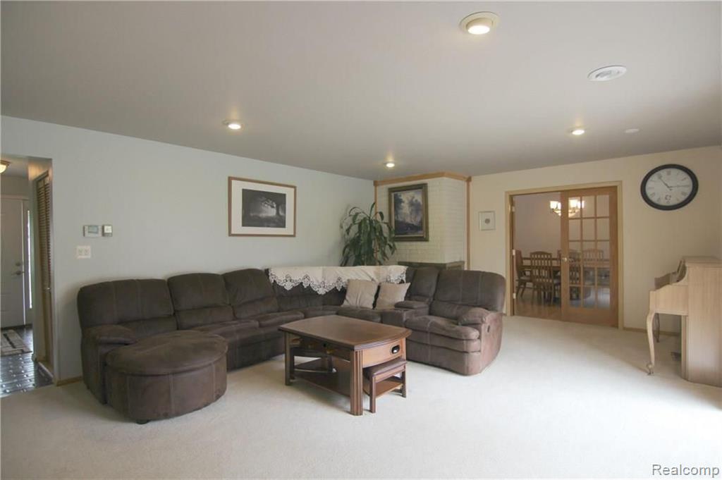 5940 Burnham Road Bloomfield Hills, MI 48301 - Photo 13 of 27