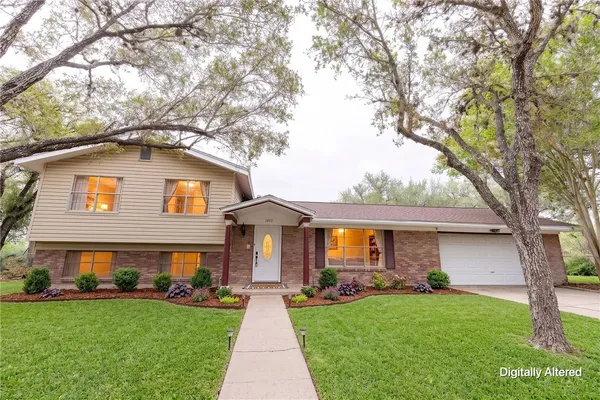 $289,000 | 1400 Wren Lane, Beeville, TX 78102