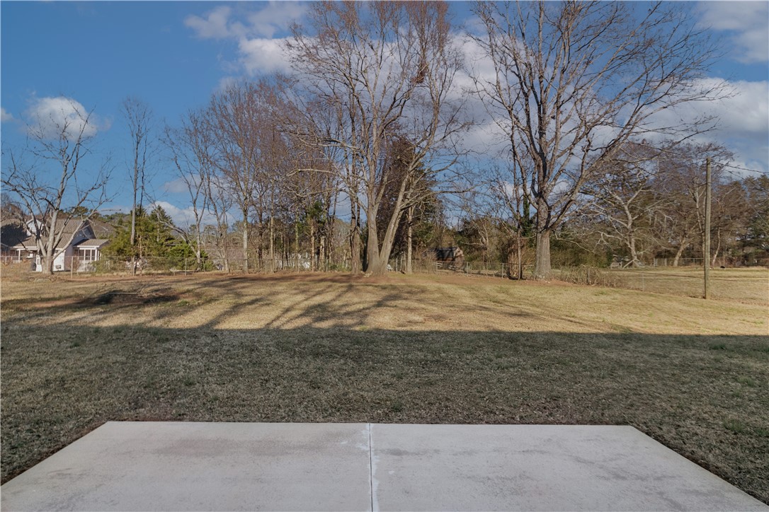 305 Roberts Road Williamston, SC 29697 - Photo 8 of 41