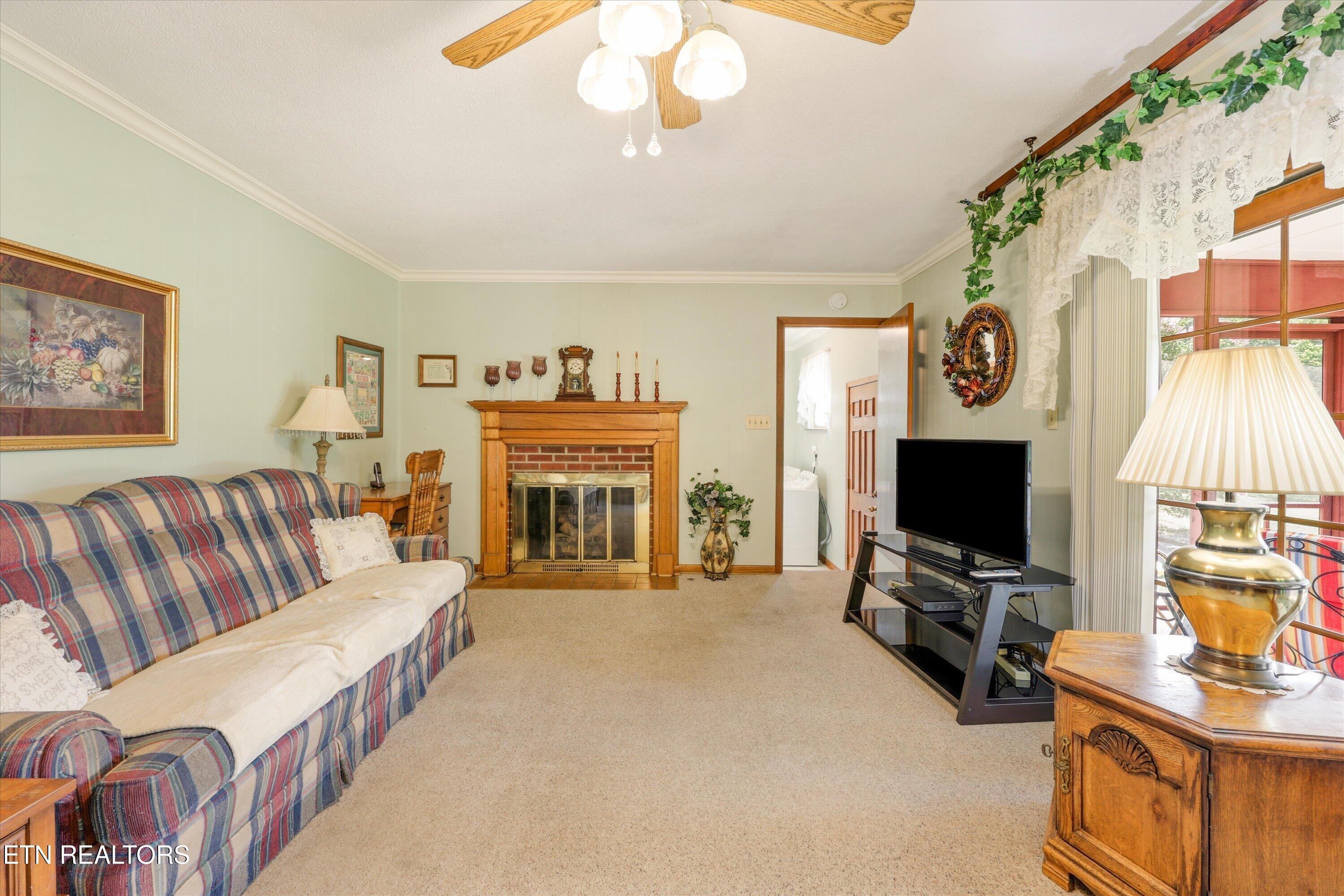 827 West Cunningham Street Alcoa, TN 37701 - Photo 9 of 43 09-827 W Cunningham St12
