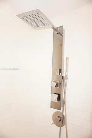 $2,600 | 151 Southeast 1st Street, Unit 3304, Miami, FL 33131