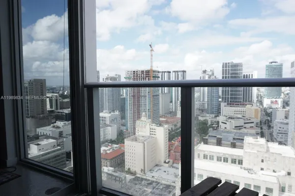 $2,600 | 151 Southeast 1st Street, Unit 3304, Miami, FL 33131